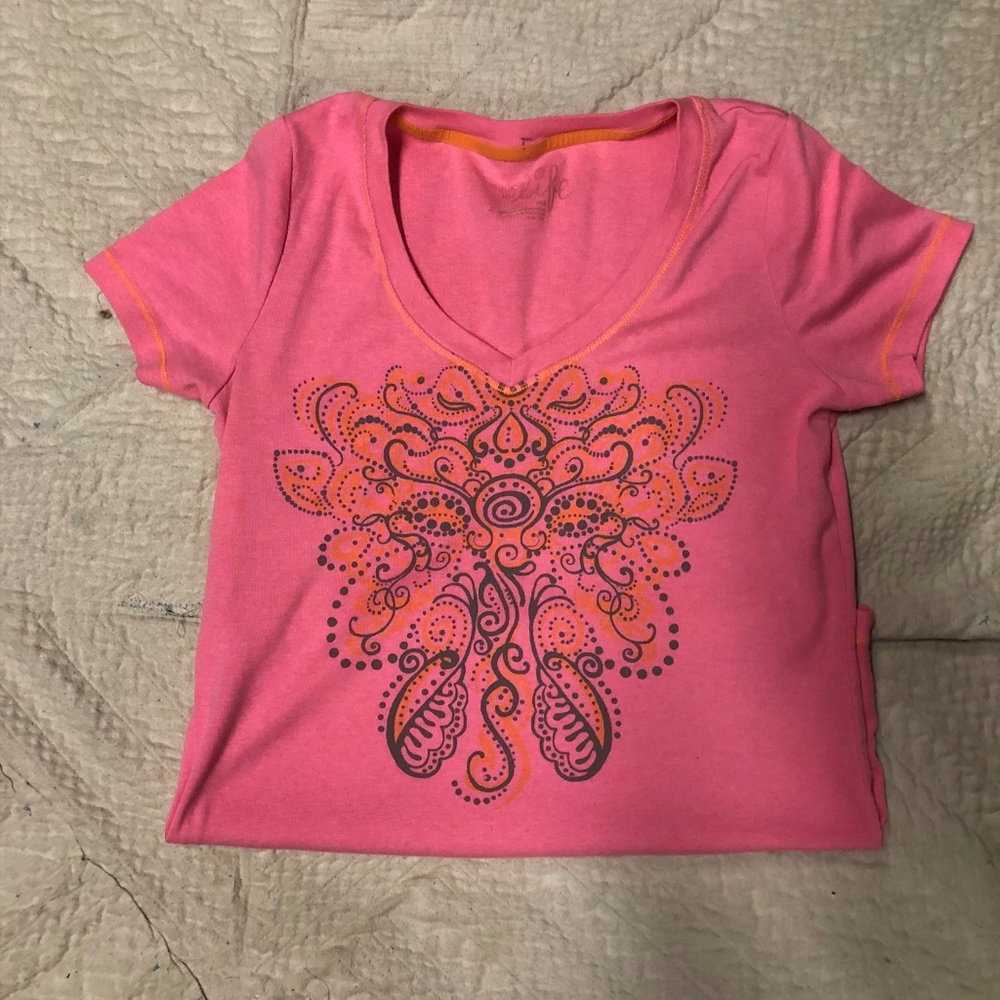 Pink short sleeve tee. Embellished design